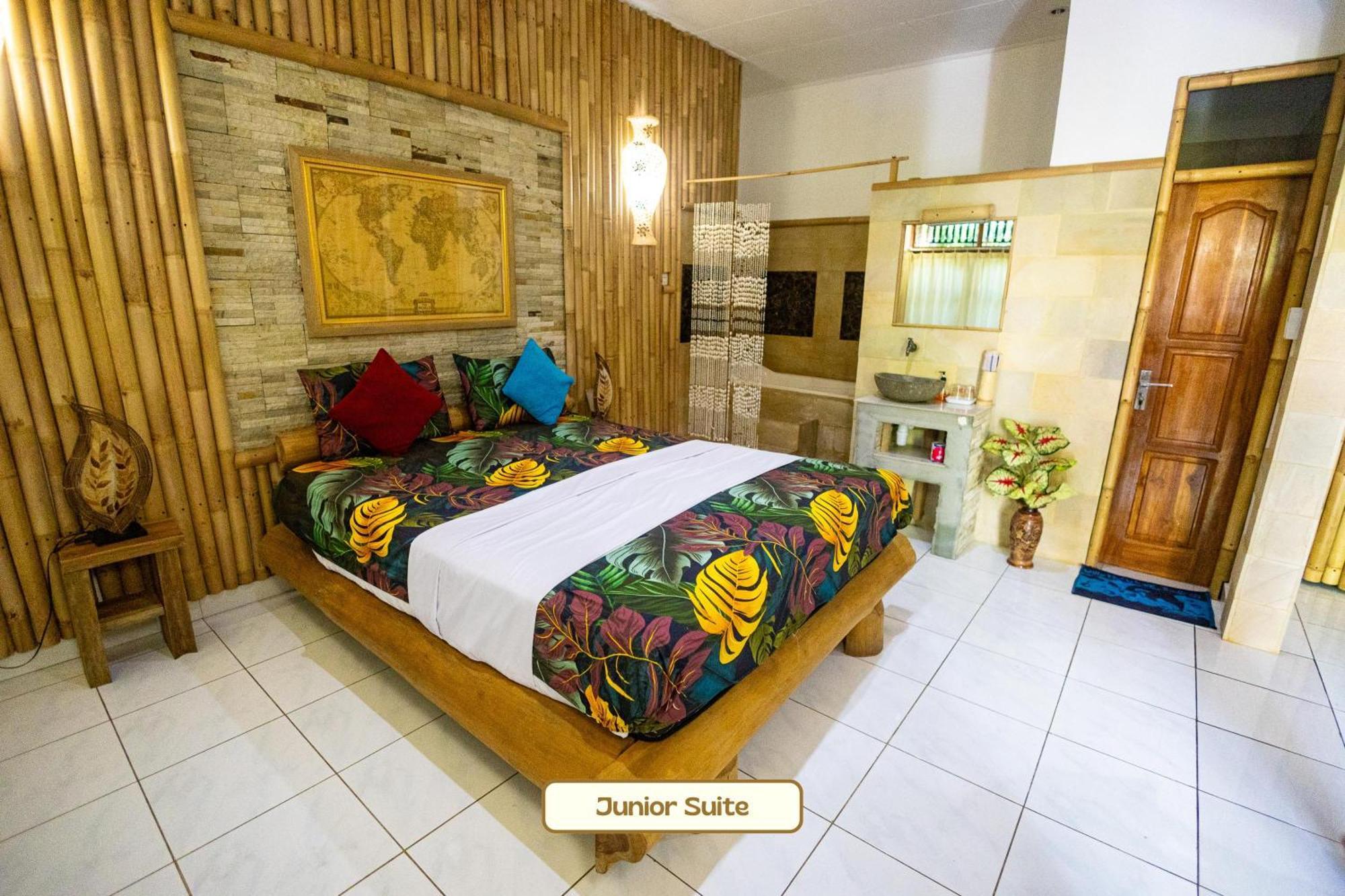 Kaia Lovina Guest House Junior Suite 외부 사진